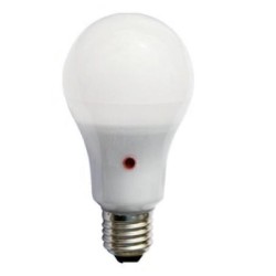 LAMPADA LED 230VAC 12W C/ SENSOR CRESPUSCULAR 3000K E27