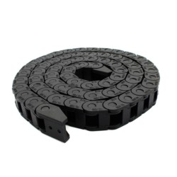 PASSA CABOS CORRENTE PLASTICO 7x7mm PRETO 1MT
