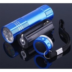 LANTERNA  9 LEDS ULTRA BRILHANTES SEM PILHAS